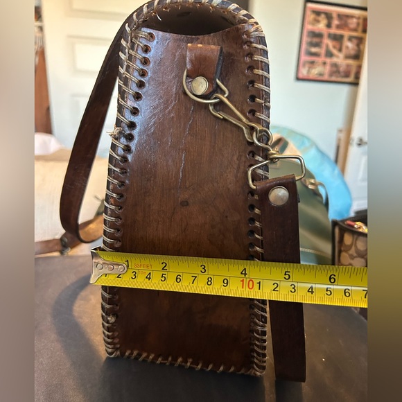 100% Handmade Floral carved Leather Bag - Picture 8 of 12